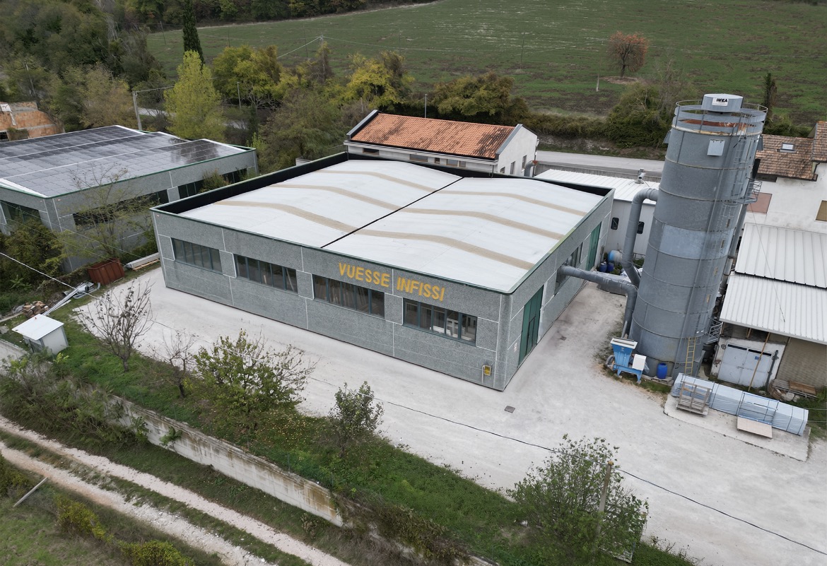 Lavorazioni e infissi in legno Vuesse Infissi